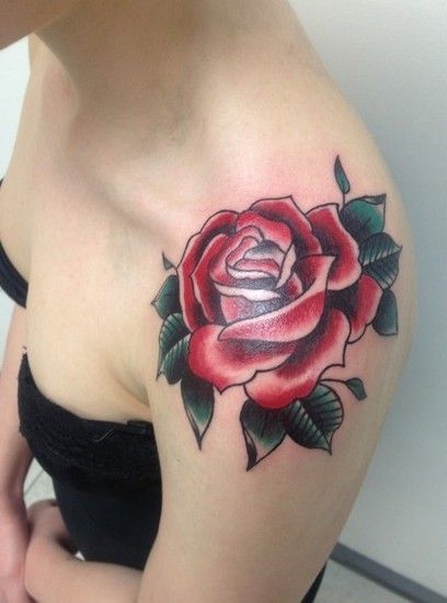 czerwona róża tatuaż